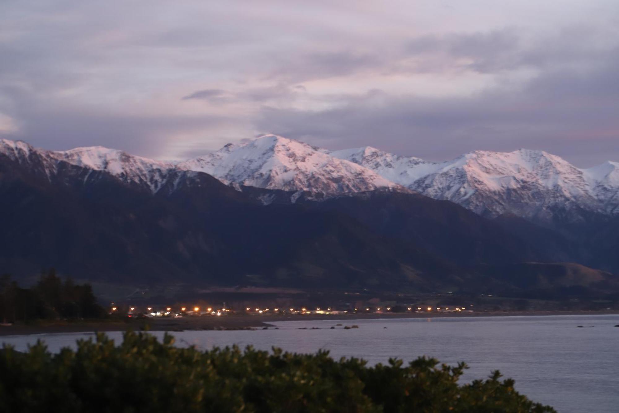 Sierra Beachfront Motel Kaikoura Exteriör bild