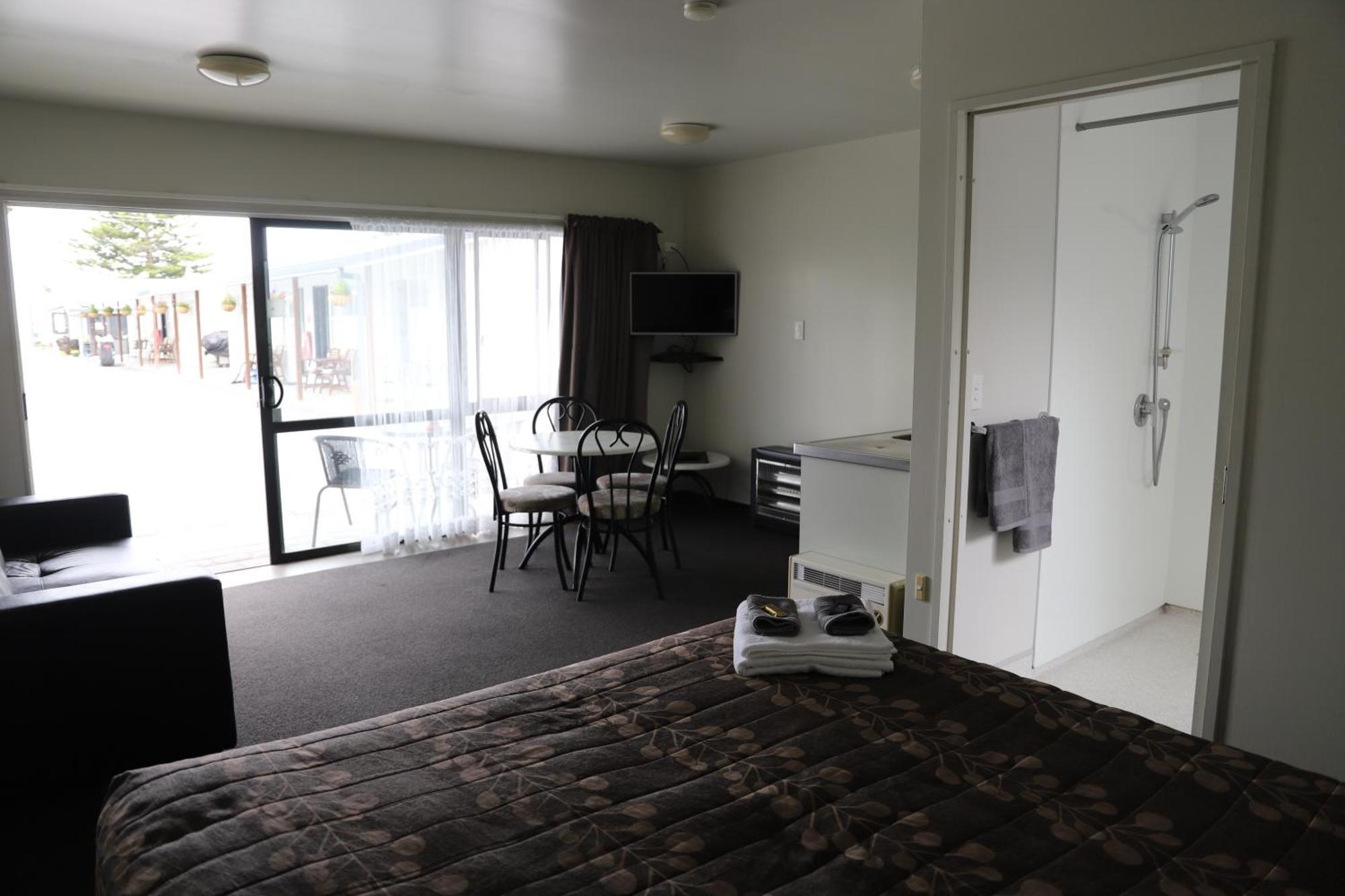 Sierra Beachfront Motel Kaikoura Exteriör bild